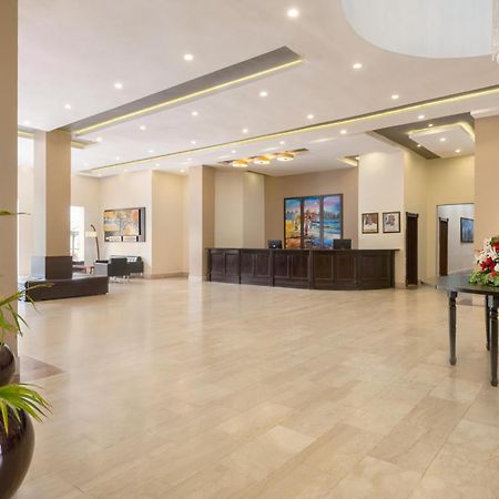 Hawthorn Suites By Wyndham Abuja Esterno foto