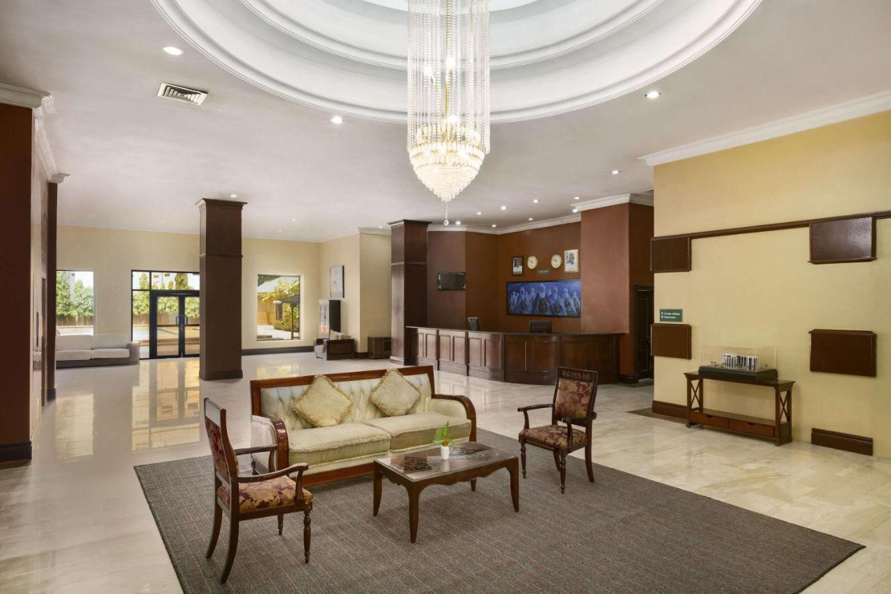 Hawthorn Suites By Wyndham Abuja Esterno foto