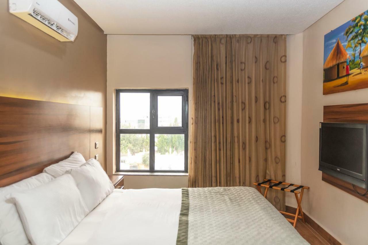 Hawthorn Suites By Wyndham Abuja Esterno foto