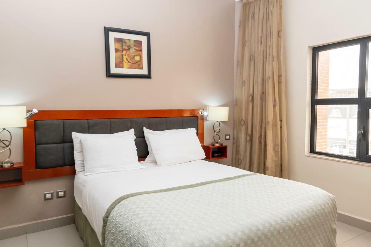 Hawthorn Suites By Wyndham Abuja Esterno foto